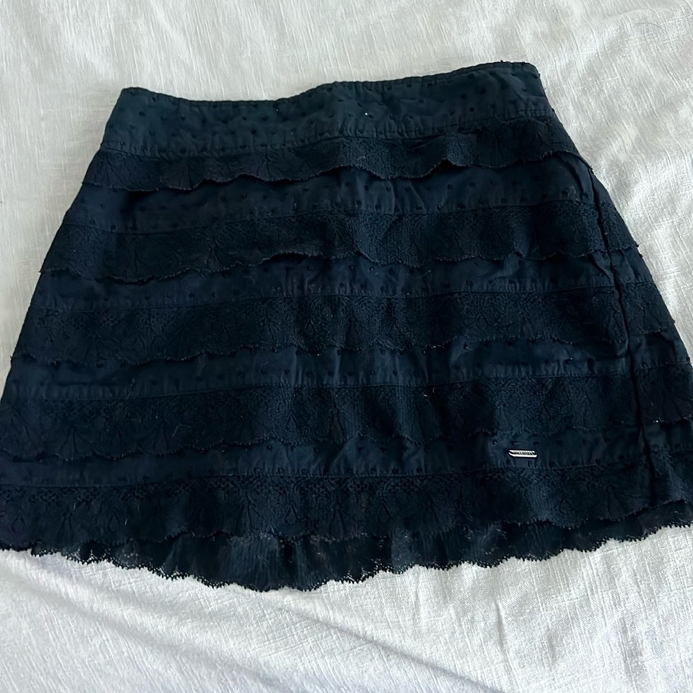 Hollister mini ruffle skirt